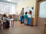 Развитие связной речи на примере работы с текстом «Заяц-Хваста» и с игровым панно по сказке.