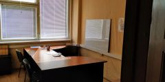 Занятия проходят в кабинете, расположенном в офисном центре.