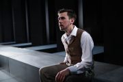 Фото из спектакля «Приведения», Воронежский Камерный театр