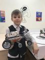 Ученик с луноходом собственного производства.