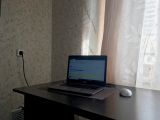 Ничего не отвлекает от работы, а ноутбук позволяет работать из любой точки мира.