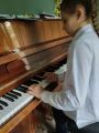 Ученица Юлечка. Закончила музыкальную школу по классу фортепиано, продолжает заниматься для себя.